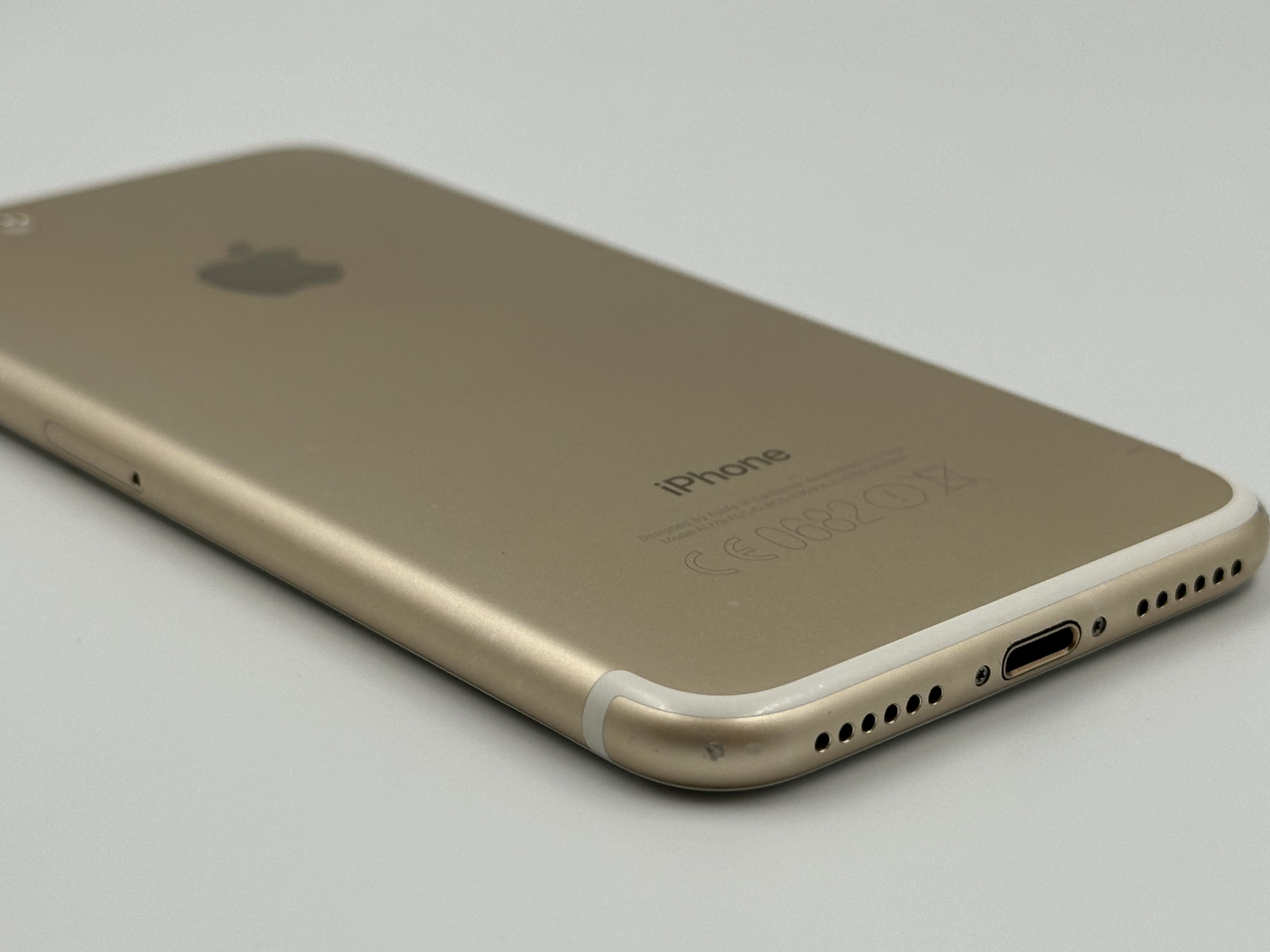 iPhone 7 32GB, Золотой