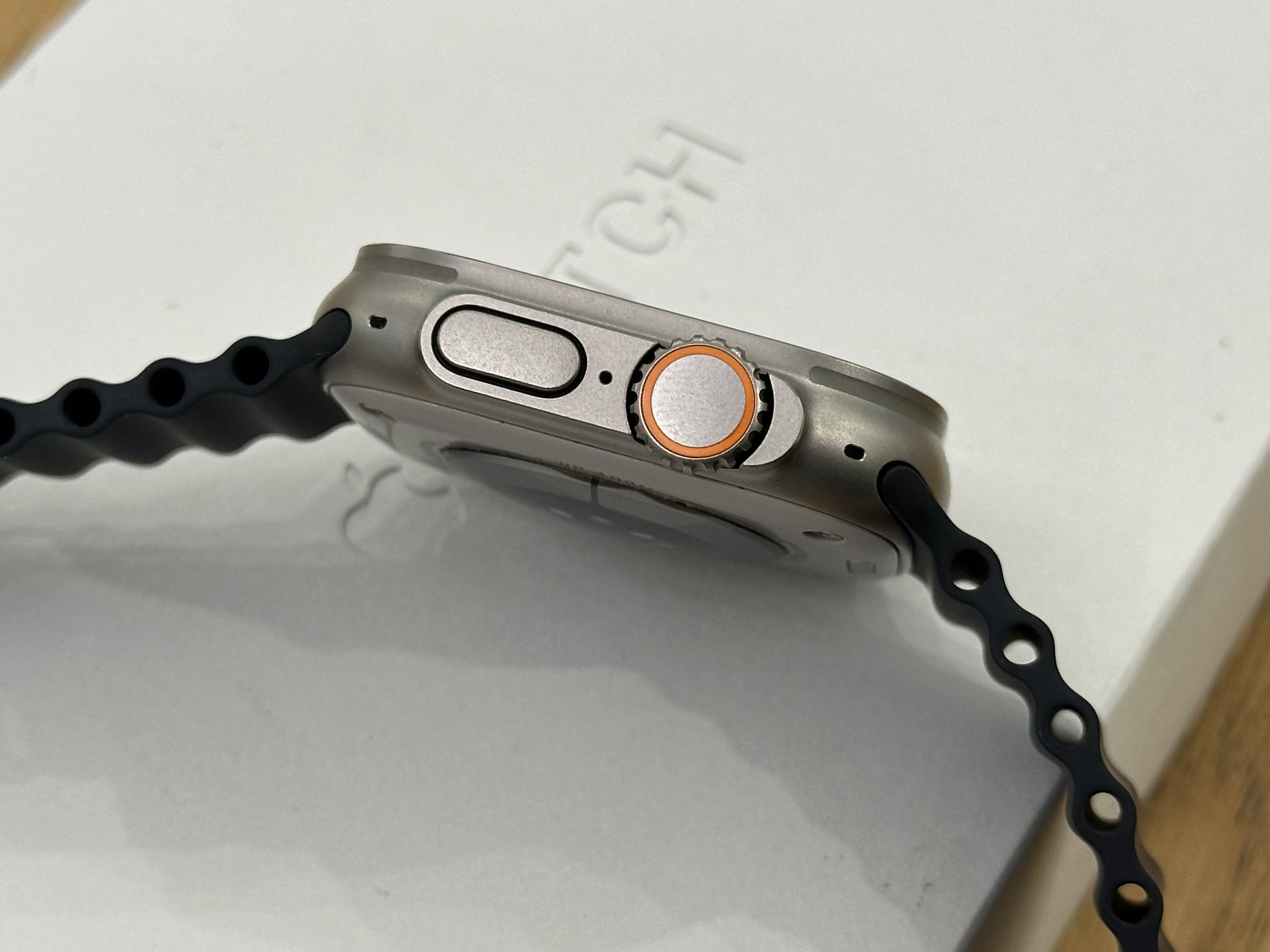 Apple Watch Ultra 49 мм, корпус из титана