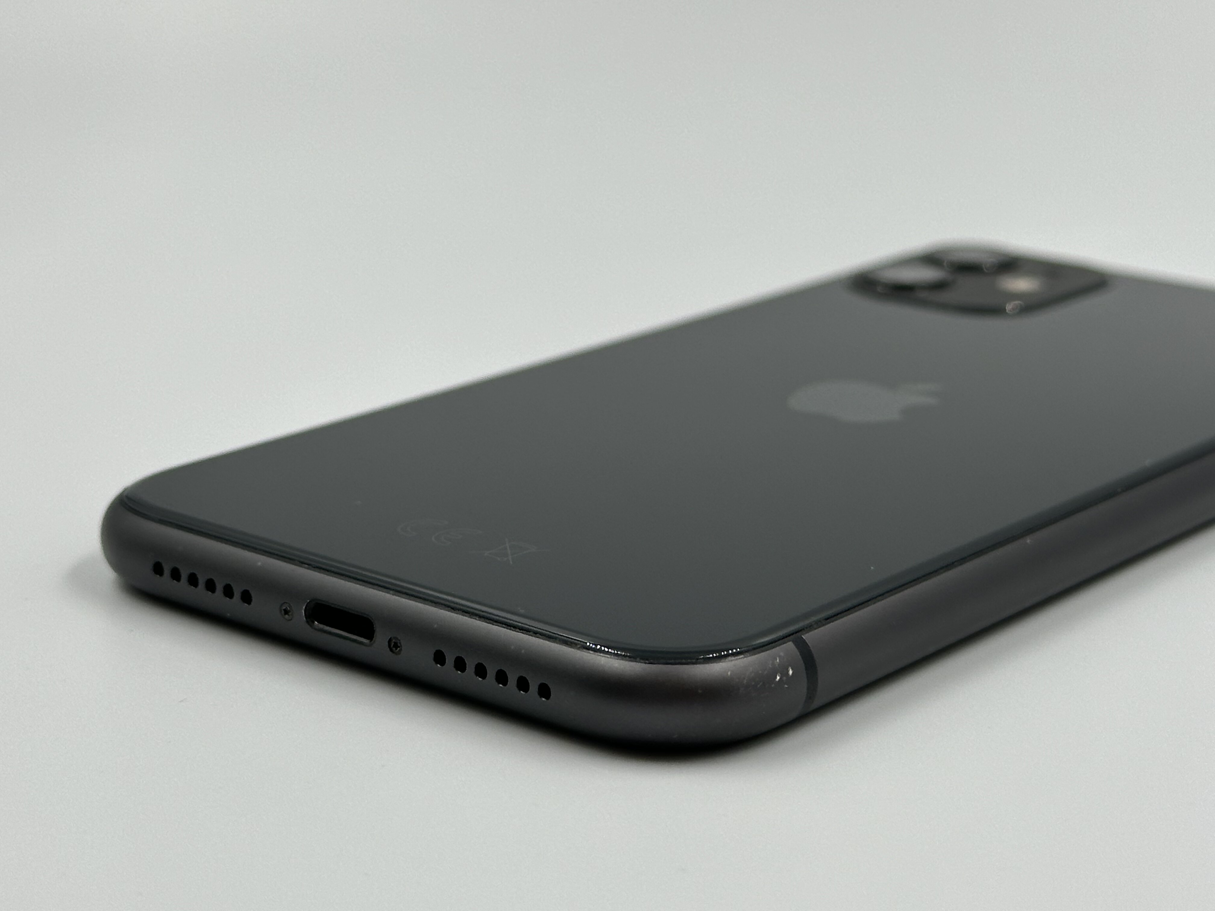 iPhone 11 128Gb, цвет черный