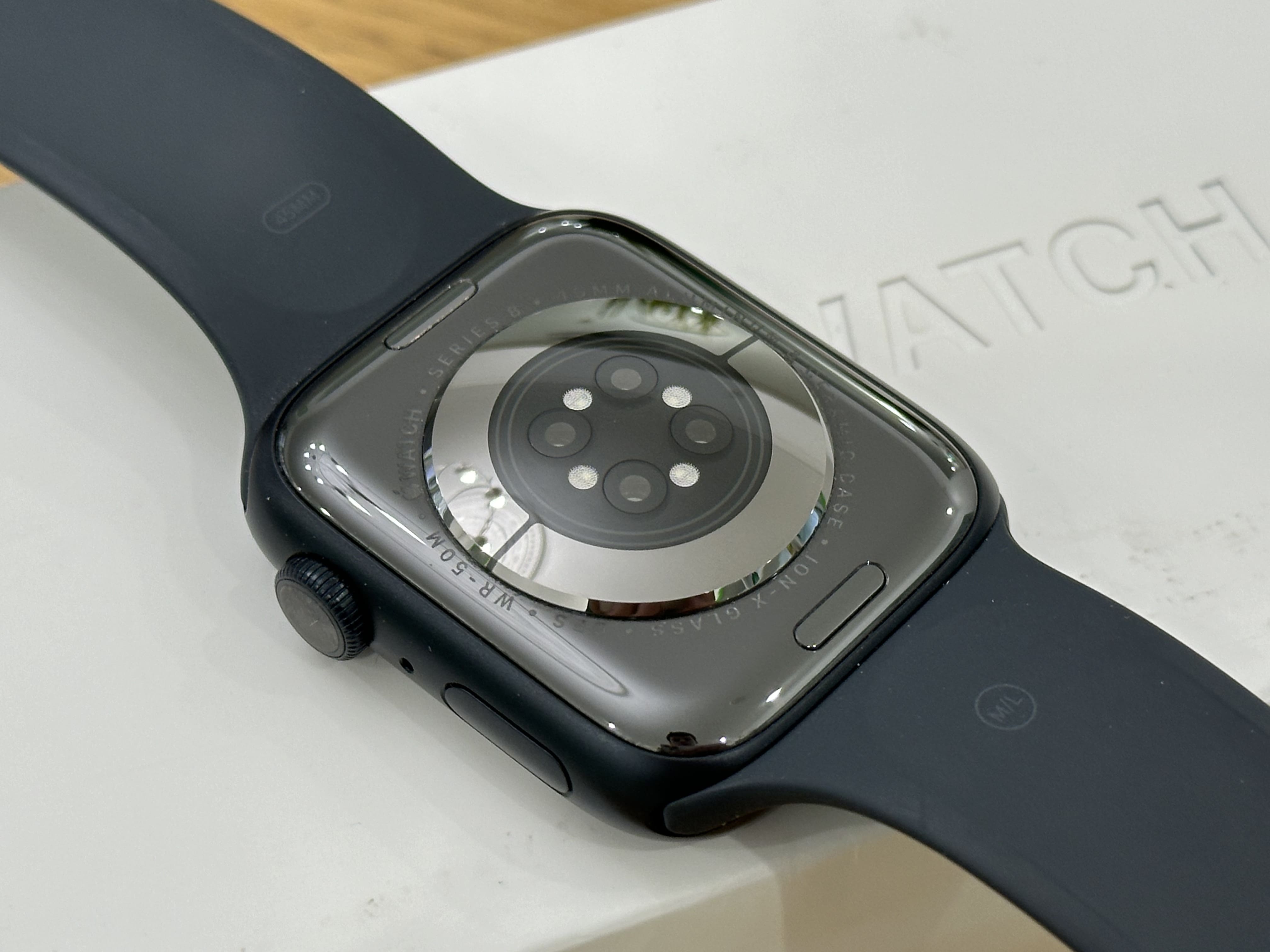Apple Watch Series 8, 45мм, корпус из алюминия цвета «Тёмная ночь»