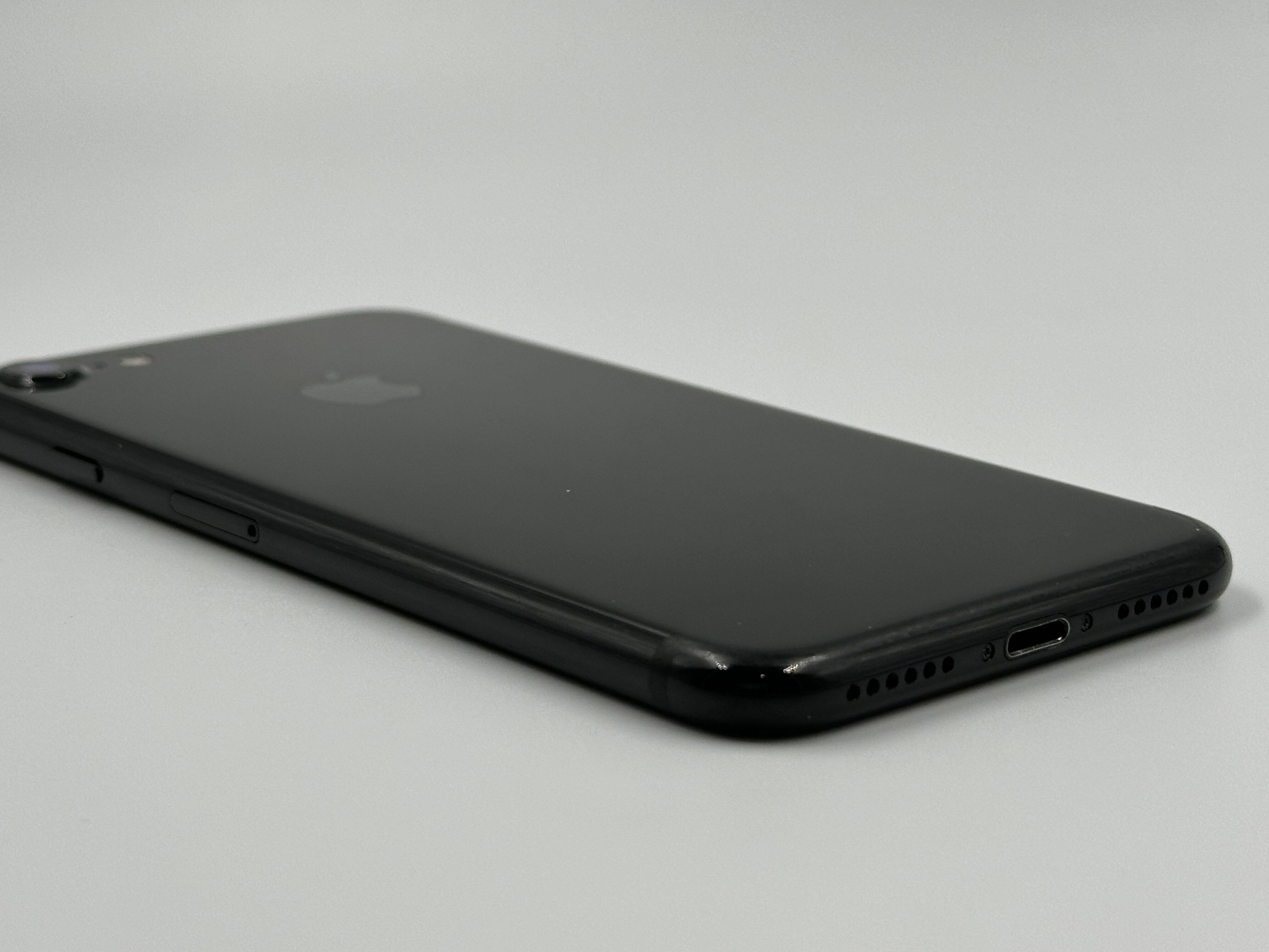 iPhone 7 32GB, Чёрный оникс